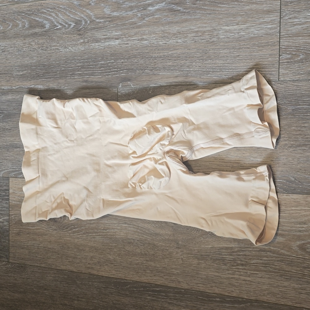 SKIMS Kim Kardashian Women's XL Sculpting Shapewear Shorts New w/out Tags! - Picture 2 of 4